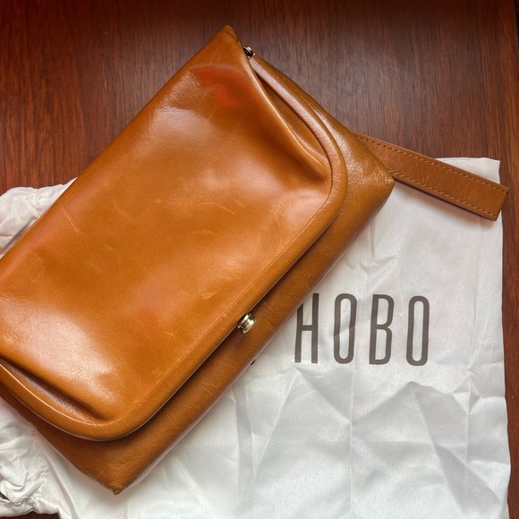 HOBO Lauren Wristlet Polished Leather Tan Brown Clutch Bag Like New - Picture 13 of 16